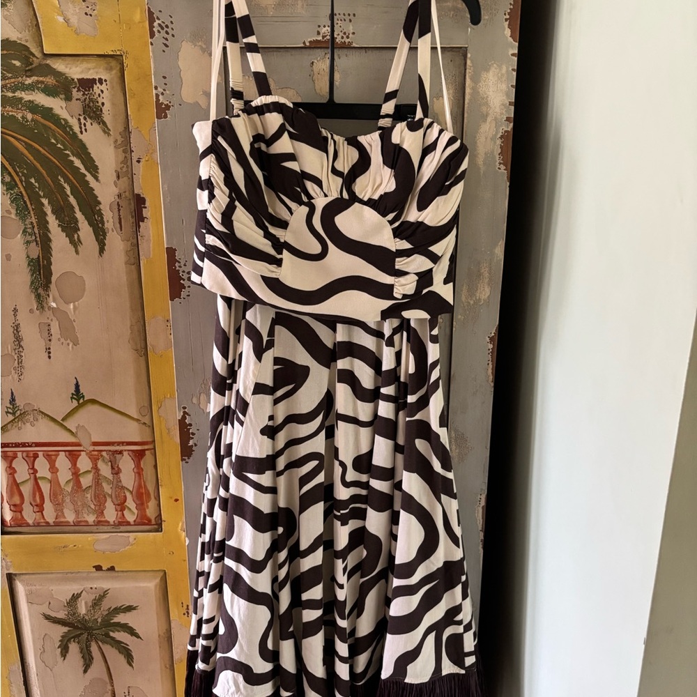 Stylish Brown and off white color Women's skirt set - Picture 2 of 12